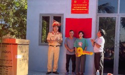 Thủ tướng yêu cầu kịp thời hỗ trợ ti vi, tủ lạnh cho hộ dân vùng thiên tai