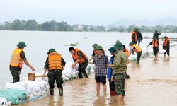 Xuất hiện các cụm mây dông tiếp tục gây mưa cho Trung Bộ, đề phòng sạt lở