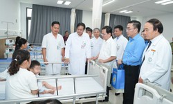 Chủ tịch Tổng Liên đoàn Lao động Việt Nam: Chăm lo thiết thực để người lao động ngành y yên tâm gắn bó với đơn vị