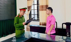 Bị khởi tố vì bán hơn 2000 sản phẩm giả thương hiệu nổi tiếng