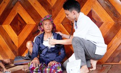 Y tế xã vùng biên vượt khó triển khai khám sàng lọc cho dân bản
