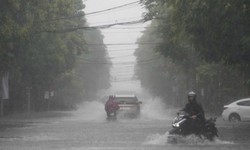 Miền Trung bước vào cao điểm mưa lớn, miền Bắc trời mát