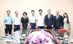 Thứ trưởng Bộ Y tế Đỗ Xuân Tuyên tiếp, làm việc với Thứ trưởng Bộ Y tế Cộng hòa Belarus