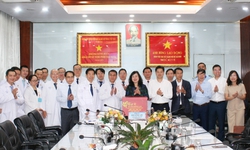 Bộ trưởng Đào Hồng Lan: Bệnh viện Chợ Rẫy cần tạo đột phá về cơ sở vật chất, phát huy vai trò đầu tàu phía Nam