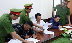 Gần 450 tấn chất thải bị chôn lấp trái phép ven sông Hòa Xuân