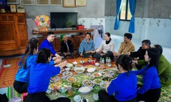 Những bữa tất niên ấm áp cùng Mẹ Việt Nam Anh hùng và các phận đời kém may mắn