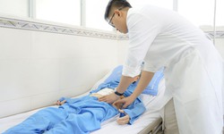 Phát hiện ung thư dạ dày sau 1 tuần không ăn uống được