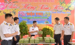 Lữ đoàn 955 tổ chức thi gói bánh chưng mừng Xuân Bính Ngọ 2026