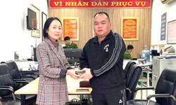 Nhặt được 2 cây vàng cùng nhiều tài sản, người đàn ông Hải Phòng vội trình báo công an