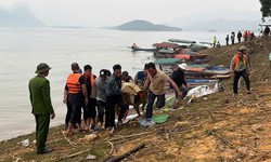 Thủ tướng chỉ đạo nóng việc khắc phục hậu quả vụ lật thuyền trên hồ Thác Bà