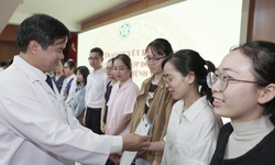 PGS.TS Đào Xuân Cơ: 'Bạch Mai không hứa hẹn sự nhàn nhã nhưng trao cơ hội để bác sĩ nội trú trưởng thành nhanh, ý nghĩa'
