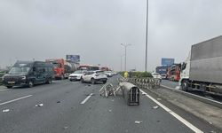 Tai nạn liên hoàn trên cao tốc Pháp Vân - Cầu Giẽ, một ô tô văng qua dải phân cách