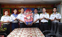 Bộ Tư lệnh Vùng 5 Hải quân chúc Tết cán bộ, chiến sĩ Tàu 924