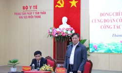 Thứ trưởng Bộ Y tế Đỗ Xuân Tuyên kiểm tra công tác bảo đảm y tế dịp Tết Nguyên đán tại Huế