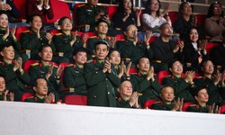 Đại tướng Phan Văn Giang chúc Tết cán bộ, chiến sĩ và nhân dân Trường Sa