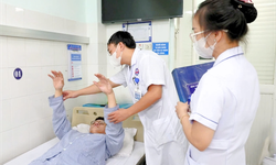 Bệnh nhân điều trị xa nhà tham gia bầu cử như thế nào?