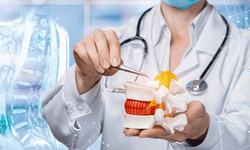 Giảm đau do thoát vị đĩa đệm ở người cao tuổi dùng thuốc như thế nào?