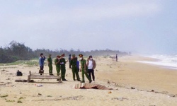 Tàu cá cùng ngư dân mất tích: Tìm thấy 2 thi thể, con tàu chưa rõ tung tích