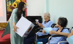 Thùng phiếu lưu động giúp người yếu thế không bị bỏ lại trong ngày hội bầu cử