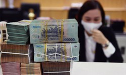 Thị trường tiền tệ Việt Nam tháng 2 biến động mạnh