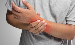 Tổn thương do thoát vị bao hoạt dịch cổ tay có đáng lo?