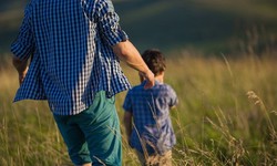 Những rủi ro khó ngờ khi phụ huynh đăng ảnh con lên mạng