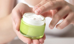 6 sản phẩm chăm sóc da phụ nữ tuổi 40 nên sử dụng