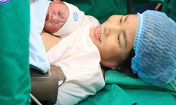 Sản phụ 60 tuổi sinh con khỏe mạnh giữa hành trình đầy thử thách