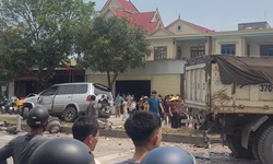 Ba ô tô tông liên hoàn trên quốc lộ 1, tài xế tử vong trong cabin