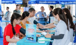 Chuỗi chương trình tiêm phòng cúm miễn phí quy mô tại miền Trung: Hàng ngàn liều vắc xin từ vì sức khỏe cộng đồng 