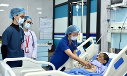 Không học môn Sinh ở phổ thông có khó theo đuổi khối ngành sức khỏe?