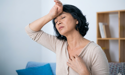 5 cách giúp phụ nữ làm chủ cơn bốc hỏa thời kỳ mãn kinh