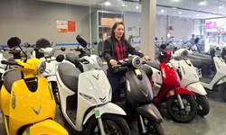 Thị trường xe điện ở Hà Nội nhộn nhịp, khách phải 'cọc', chờ nhiều tuần