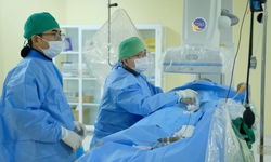 Kịp thời cứu sống người đàn ông ‘ho ra máu sét đánh’