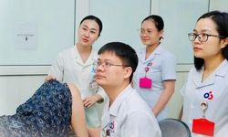 25 năm không kiểm tra, vòng tránh thai lạc sâu vào tử cung