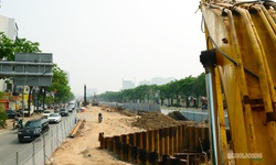 Cận cảnh công trường chống ngập trên đường Võ Chí Công, Hà Nội