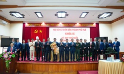 Chủ tịch và 4 Phó Chủ tịch UBND TP Huế nhiệm kỳ 2026-2031