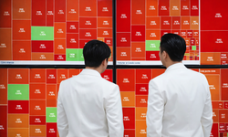 VN-Index khiến nhà đầu tư như 'từ cõi chết trở về'