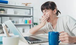 Thiếu ngủ kéo dài 2 tuần gây hại não bộ thế nào? Cách cải thiện giấc ngủ