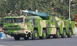 Trung Quốc tiết lộ biến thể mới của tên lửa siêu thanh mệnh danh 'sát thủ tàu sân bay' DF-17