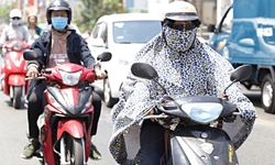 Vì sao vẫn nám dù bôi kem chống nắng?