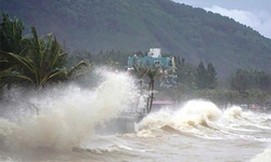 Bão Sinlaku mạnh lên cấp 15 nhưng ít có khả năng vào Biển Đông