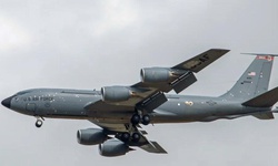 Máy bay KC-135 Mỹ chằng chịt vết đạn sau trận đánh của Iran?