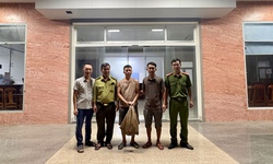 Giao nộp 2 con vật quý hiếm thuộc diện có nguy cơ tuyệt chủng