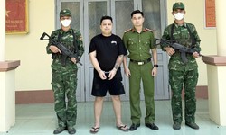 Bắt giữ đối tượng truy nã vì tội đánh bạc tại cửa khẩu quốc tế