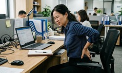 5 bài tập đơn giản giúp giảm đau lưng, cứng khớp do ngồi lâu