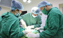 Nữ sinh 16 tuổi phải cắt bỏ toàn bộ tuyến giáp, bác sĩ cảnh báo gì?