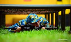 Lính tên lửa làm gì trên thao trường?