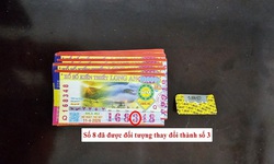 Dùng dao lam chỉnh số 8 thành số 3, người đàn ông 58 tuổi lừa 2 người bán vé số