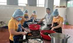 Bài toán kiểm soát bữa ăn trường học từ vụ 300 tấn thịt lợn bệnh